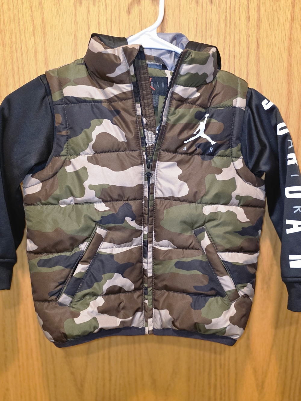 Jordan Boys' Camo Puffer Jacket with Black Sleeves